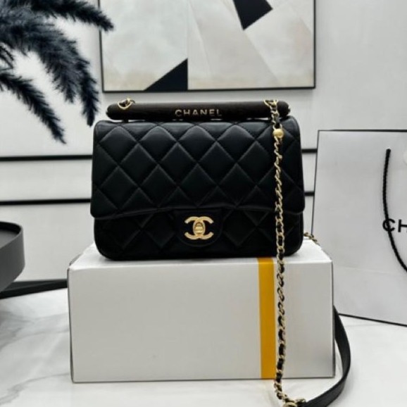 Chanel size 21 cm