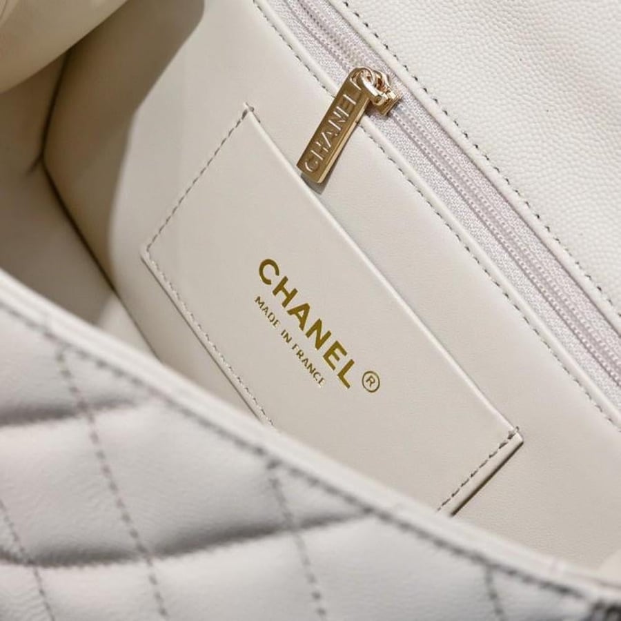 Chanel size 23 cm