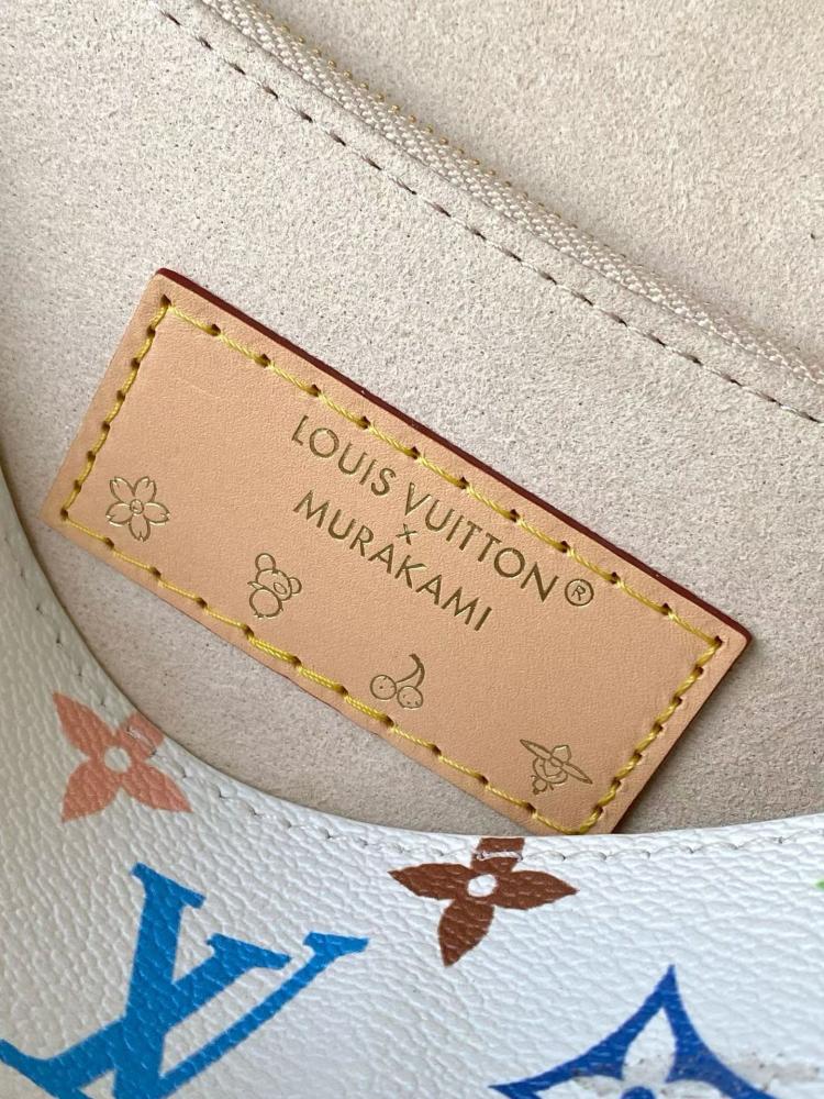 Louis Vuitton size 24 cm