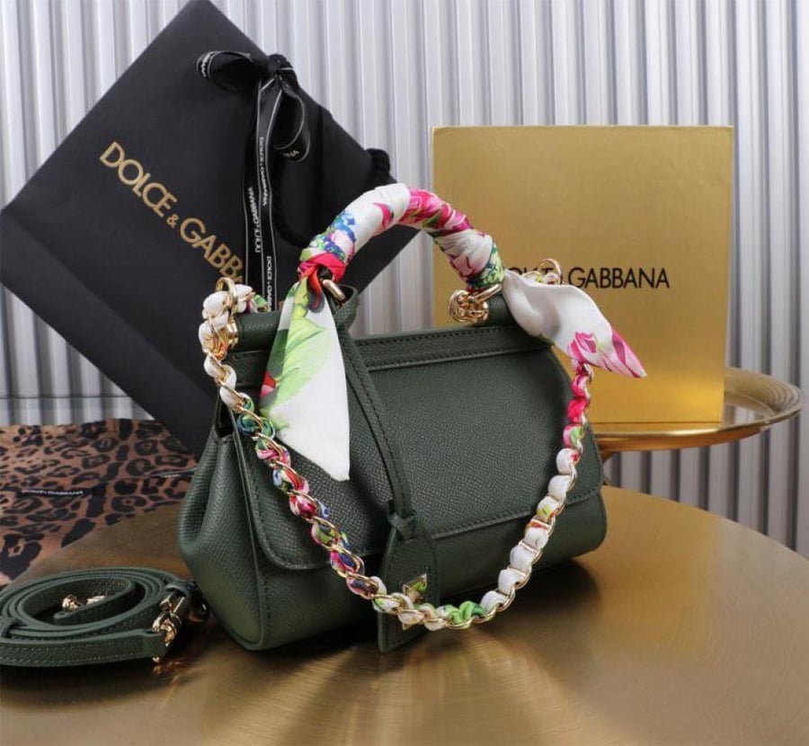 Dolce & Gabbana 18 cm size