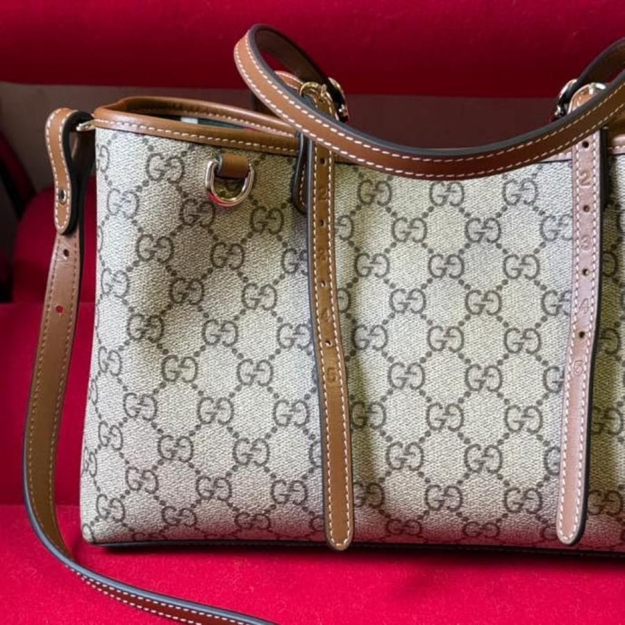 Gucci 30 cm size