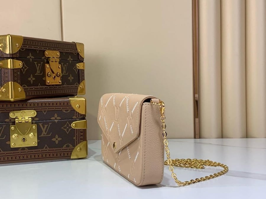 Louis Vuitton size 21/12 cm