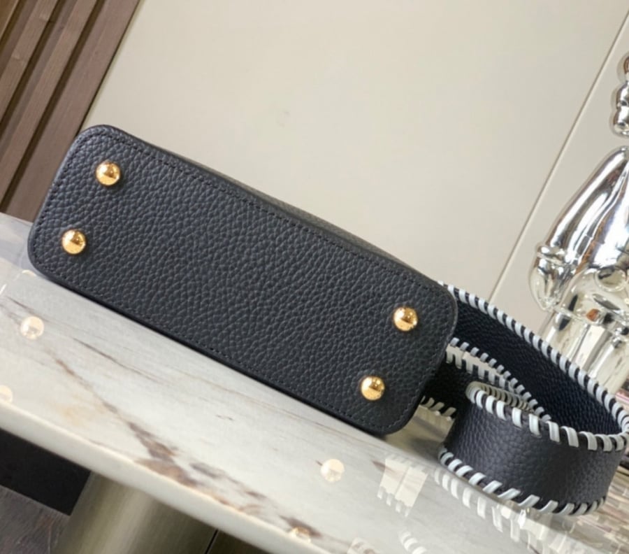 Louis Vuitton size 21 cm