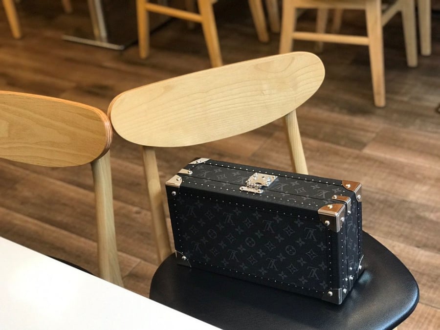 Louis Vuitton box size 34-18