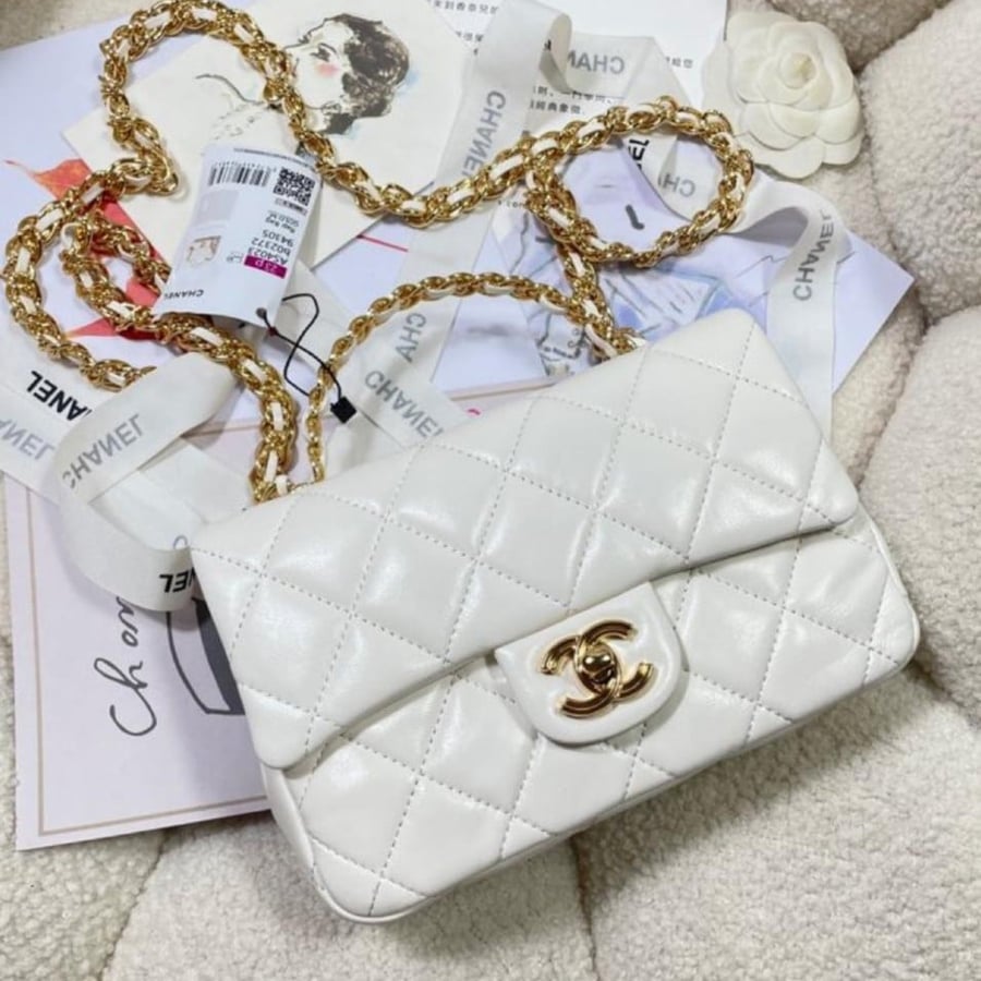 Chanel size 20 cm