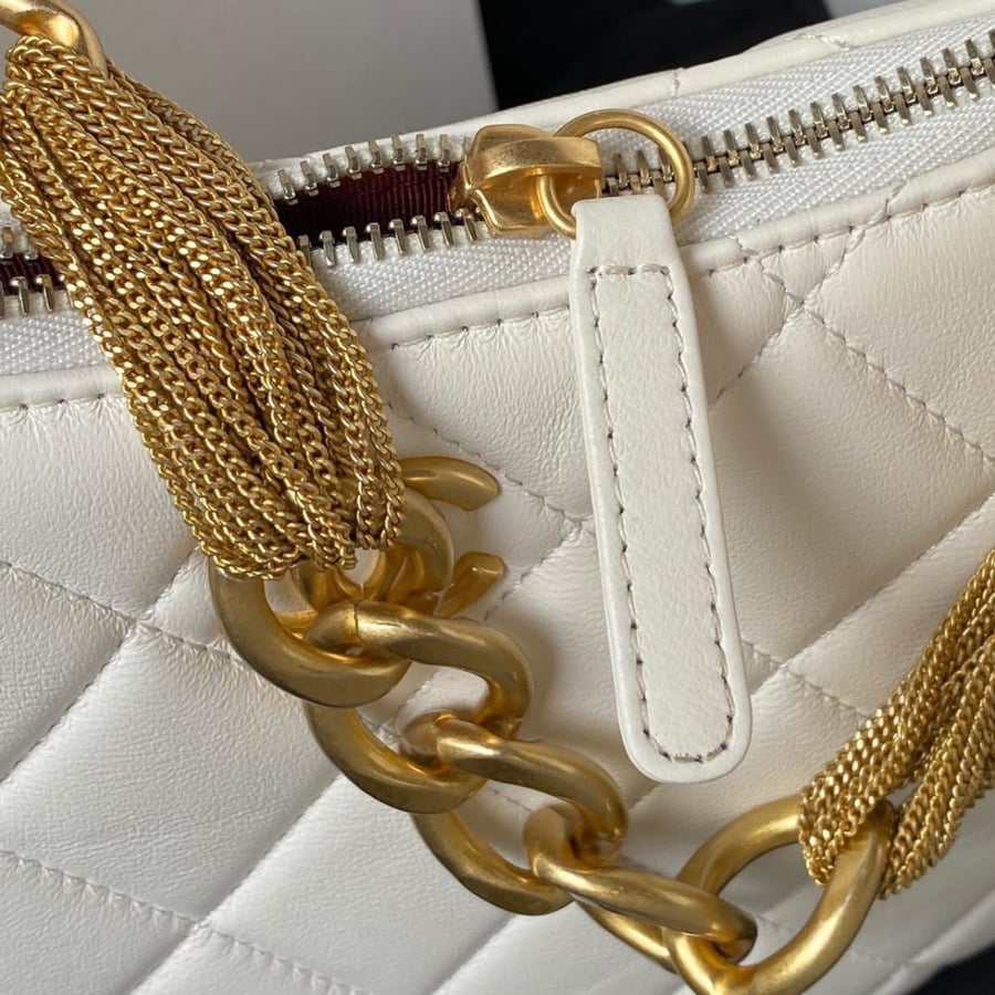 Chanel size 18 cm