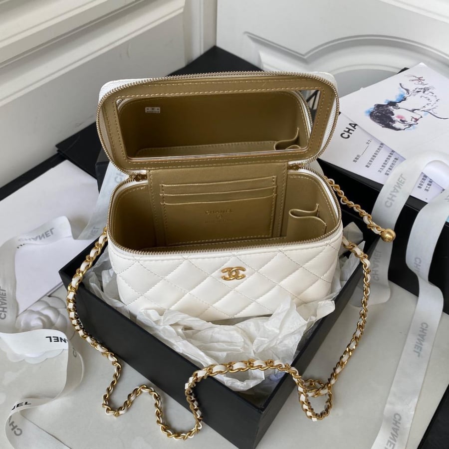 Chanel size 17 cm