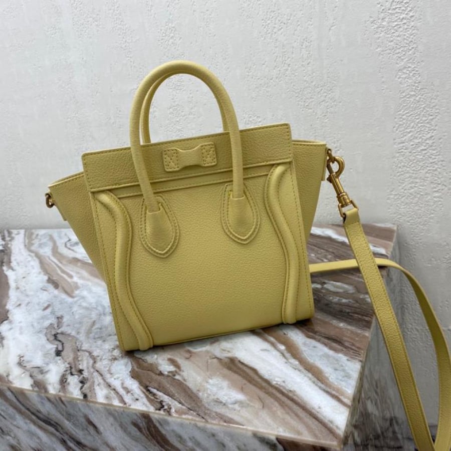 Celine size 20 cm
