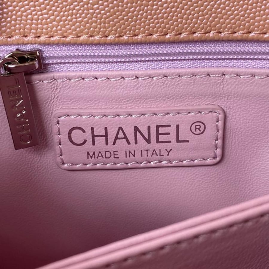 Chanel size 23 cm