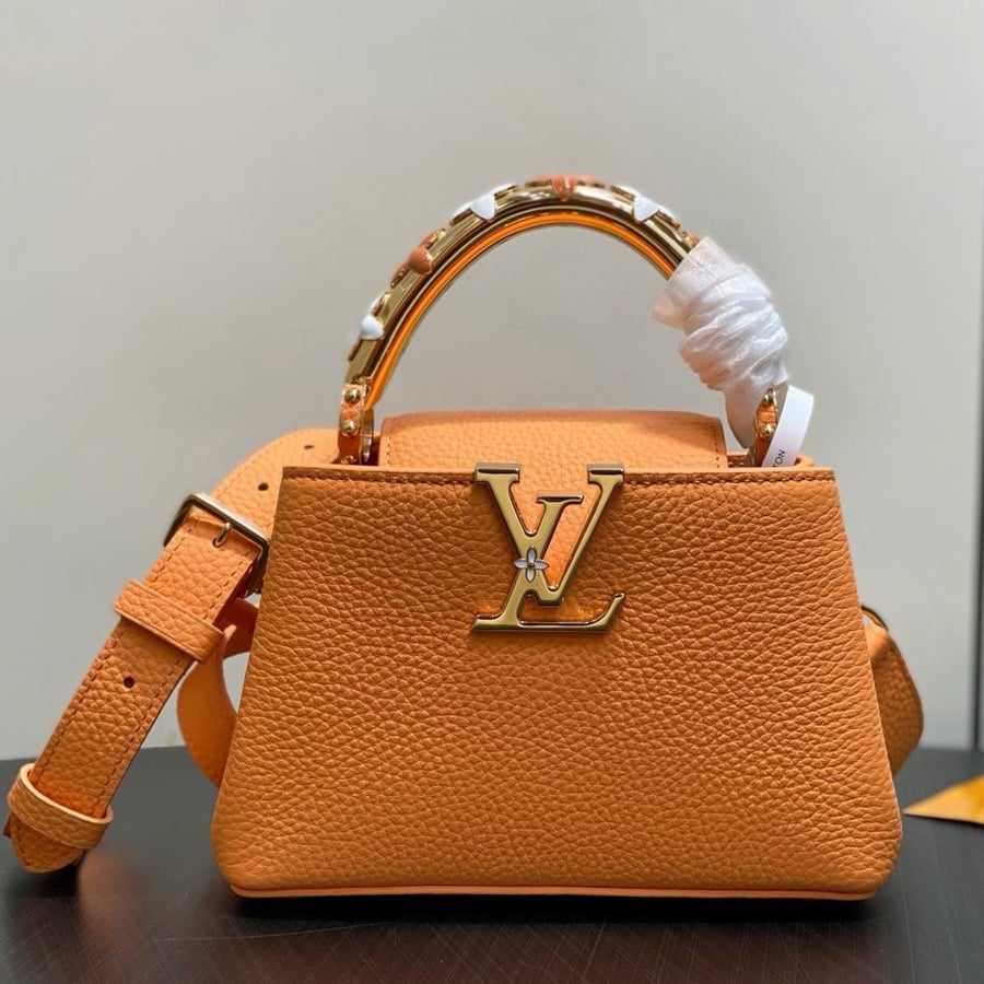 Louis Vuitton size 21 cm