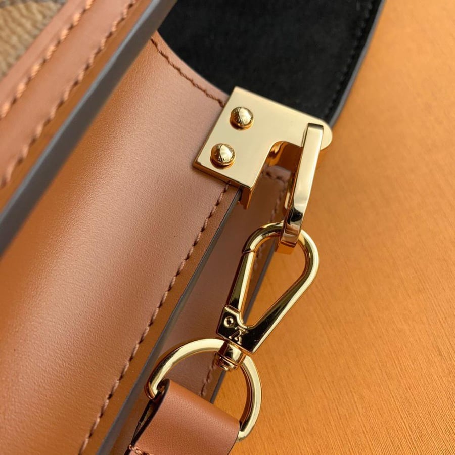 Louis Vuitton size 20 cm