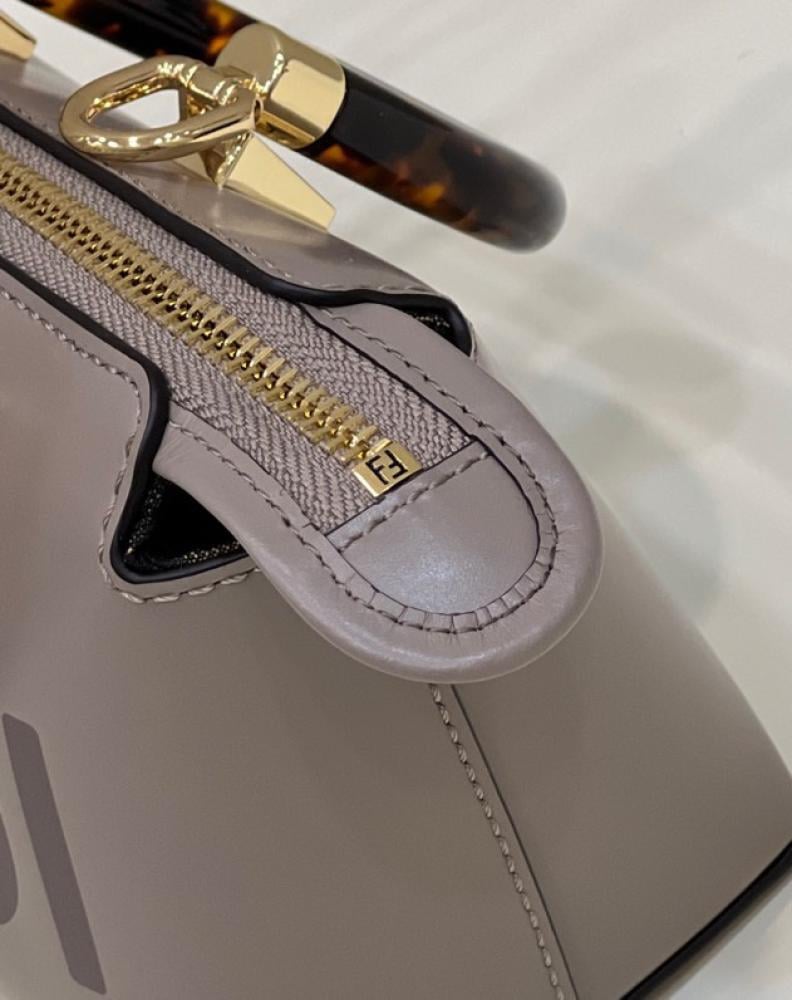 فندي مقاس 20 cm