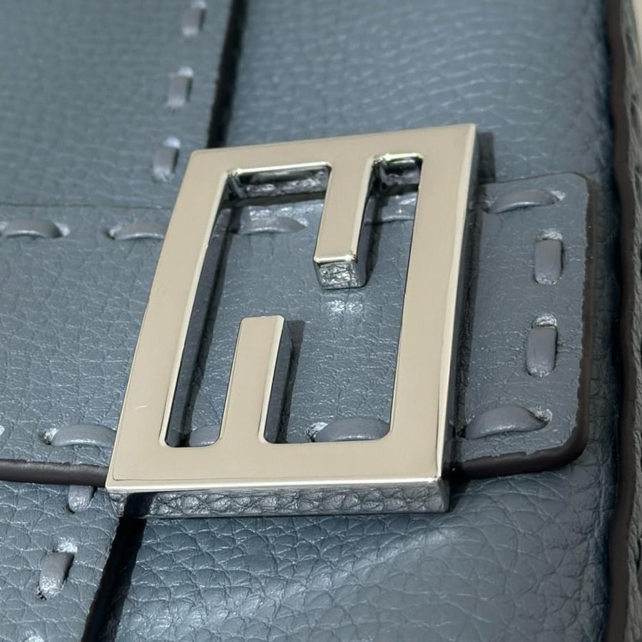 Fendi 20 cm size
