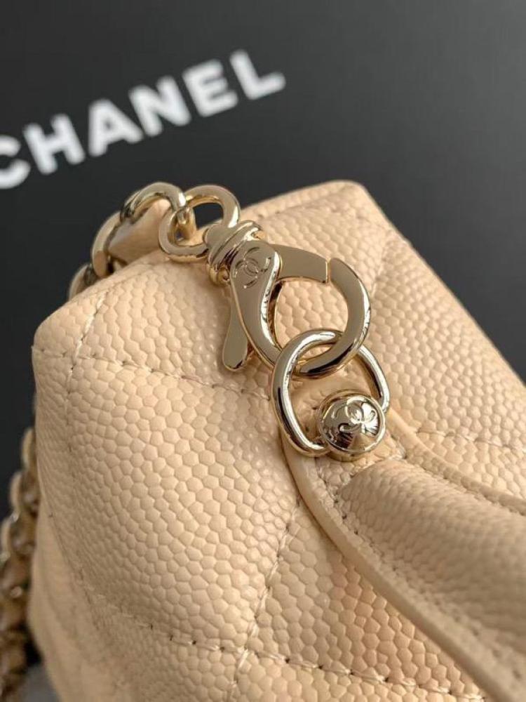 Chanel size 19.5 cm