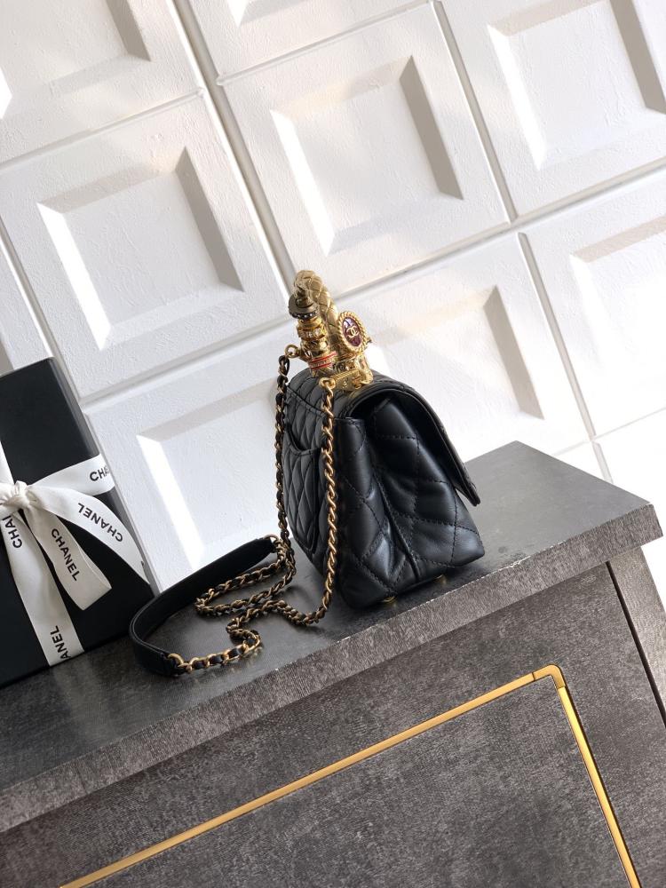 Chanel size 19 cm