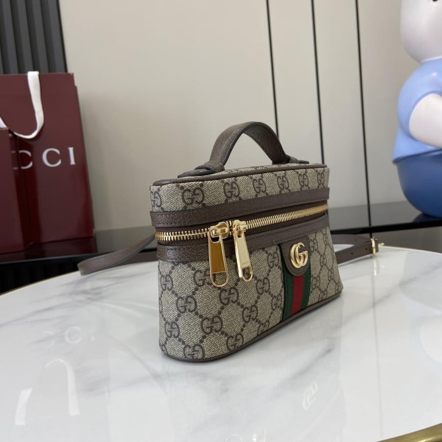 Gucci 20 cm size