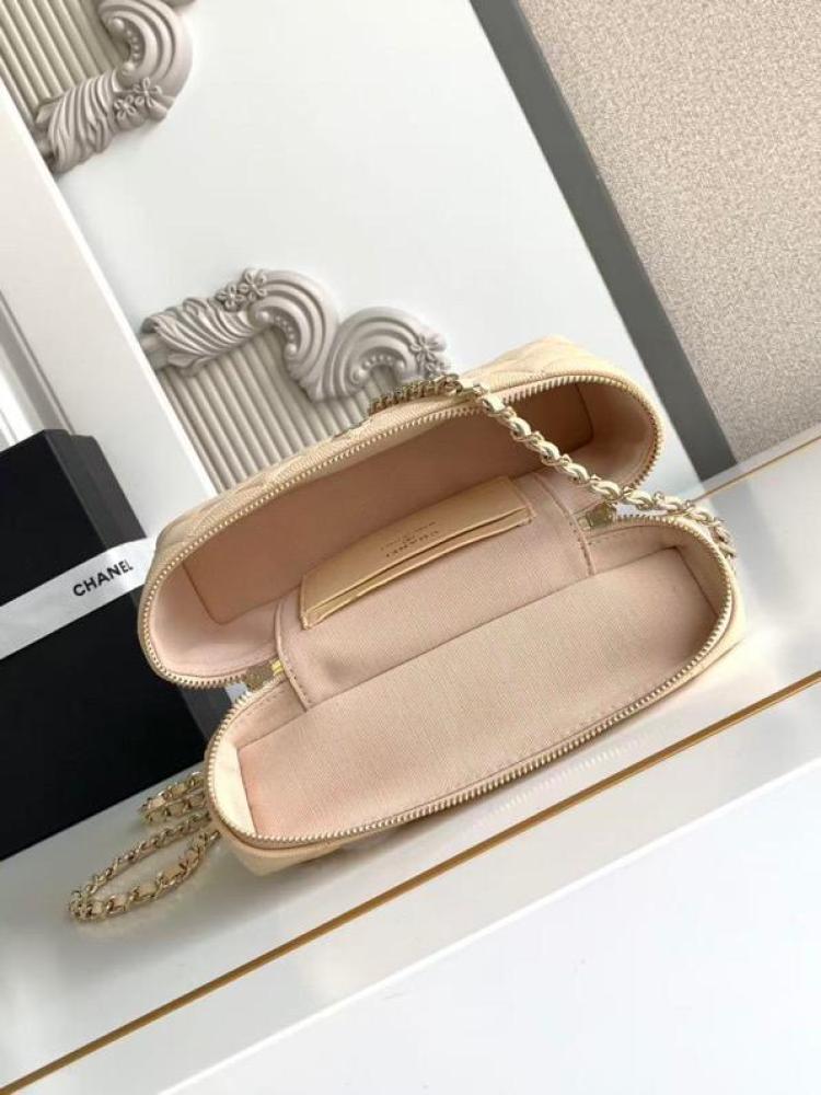 Chanel size 19.5 cm