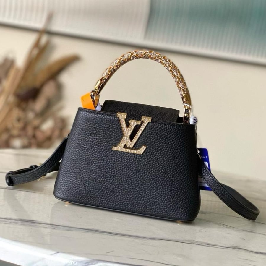 Louis Vuitton size 21 cm