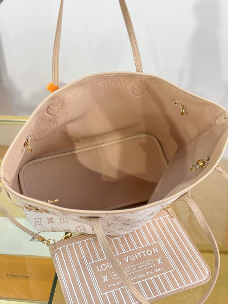 Louis Vuitton size 31 cm