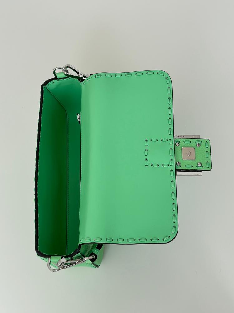 فندي باغيت مقاس 27 cm