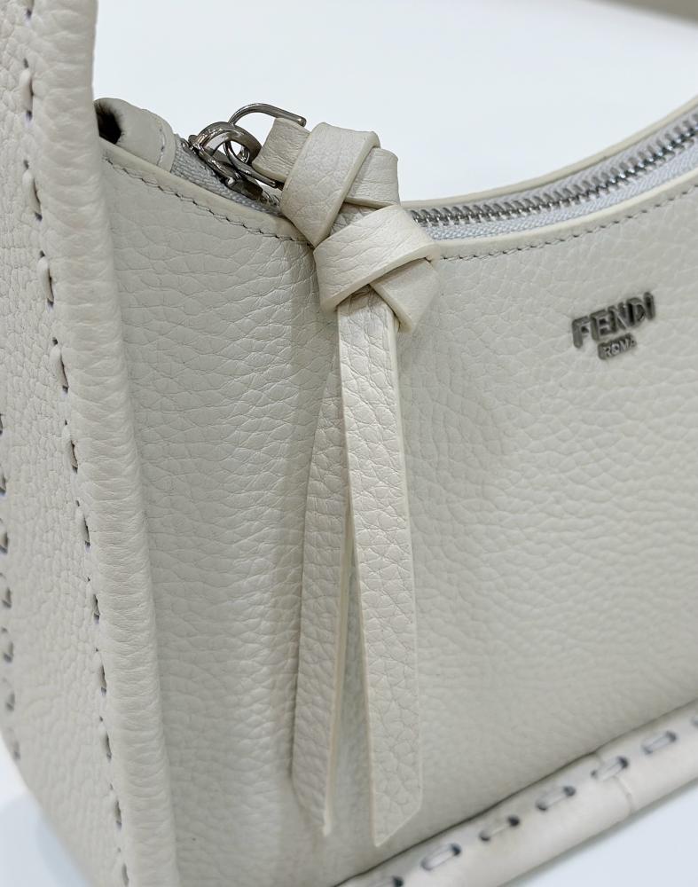 Fendi size 27/20.5 cm