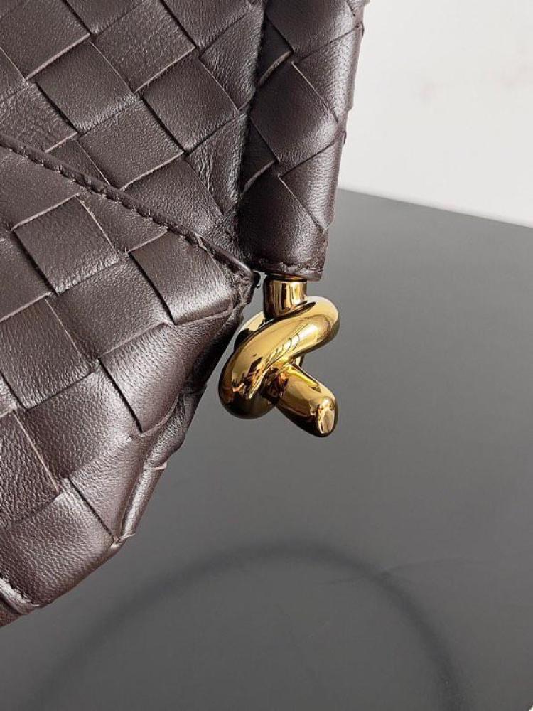 Bottega size 28 cm