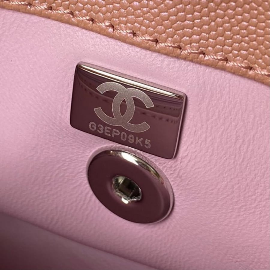 Chanel size 23 cm