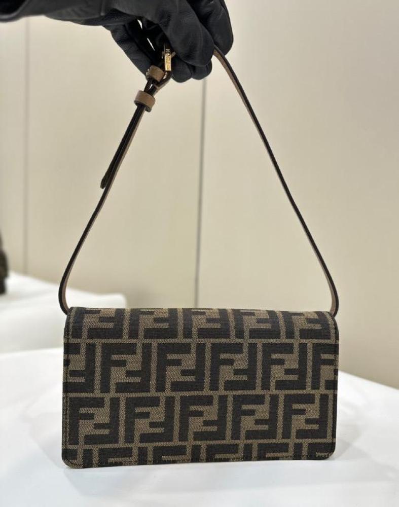 فندي مقاس 21 cm