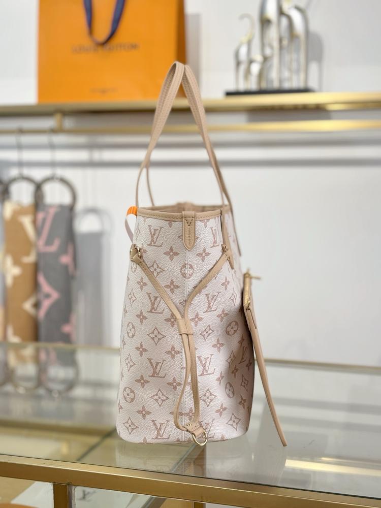 Louis Vuitton size 31 cm