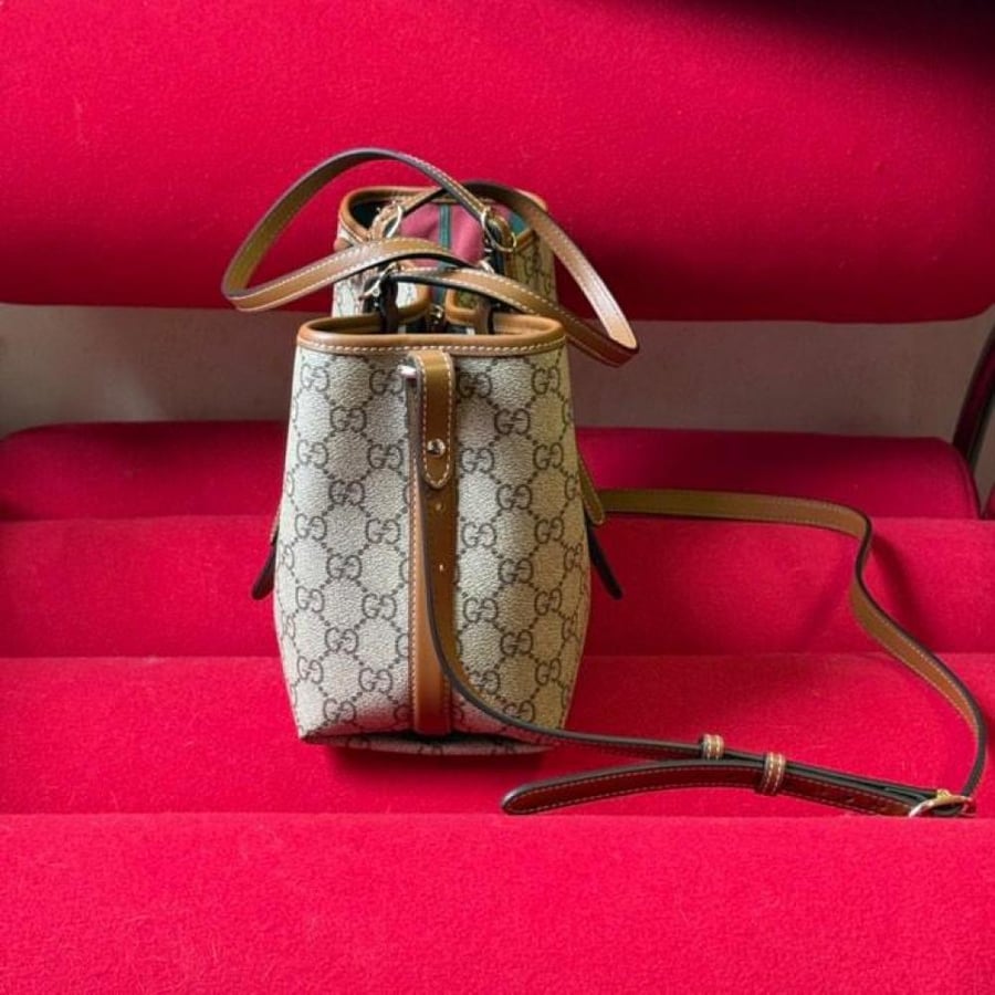 Gucci 30 cm size