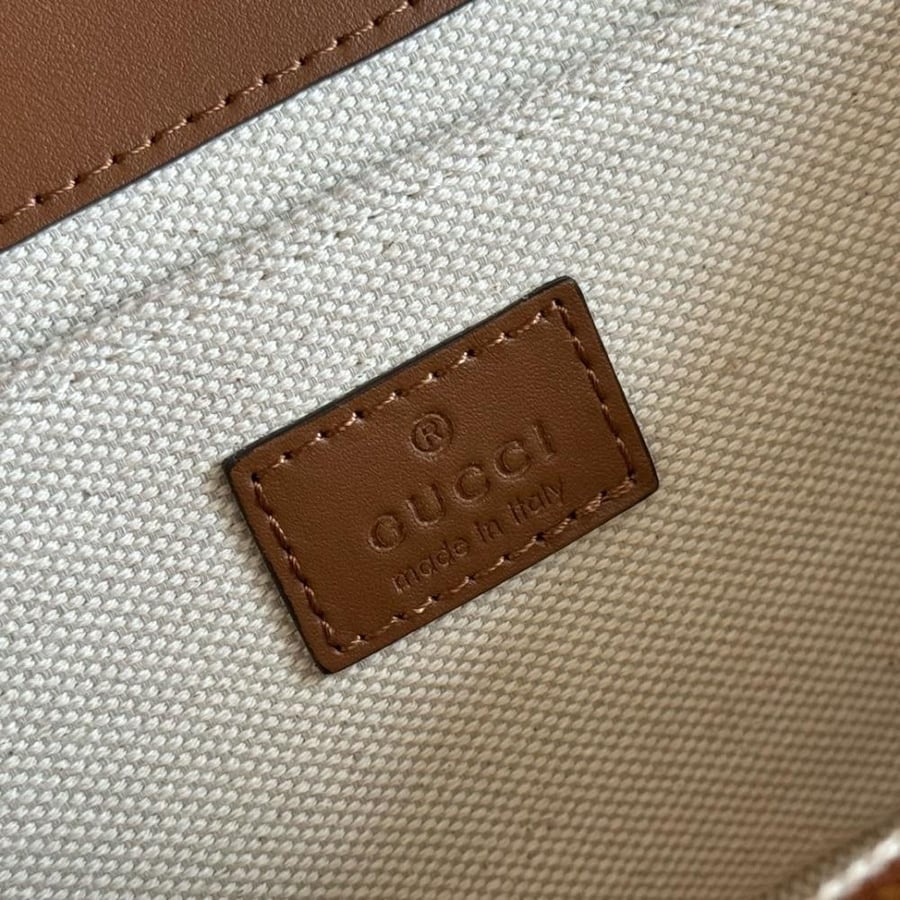 Gucci size 21.5 cm
