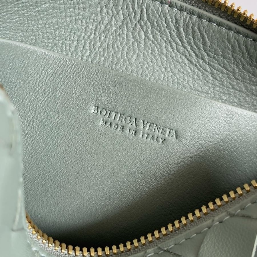 Bottega size 18.5 cm
