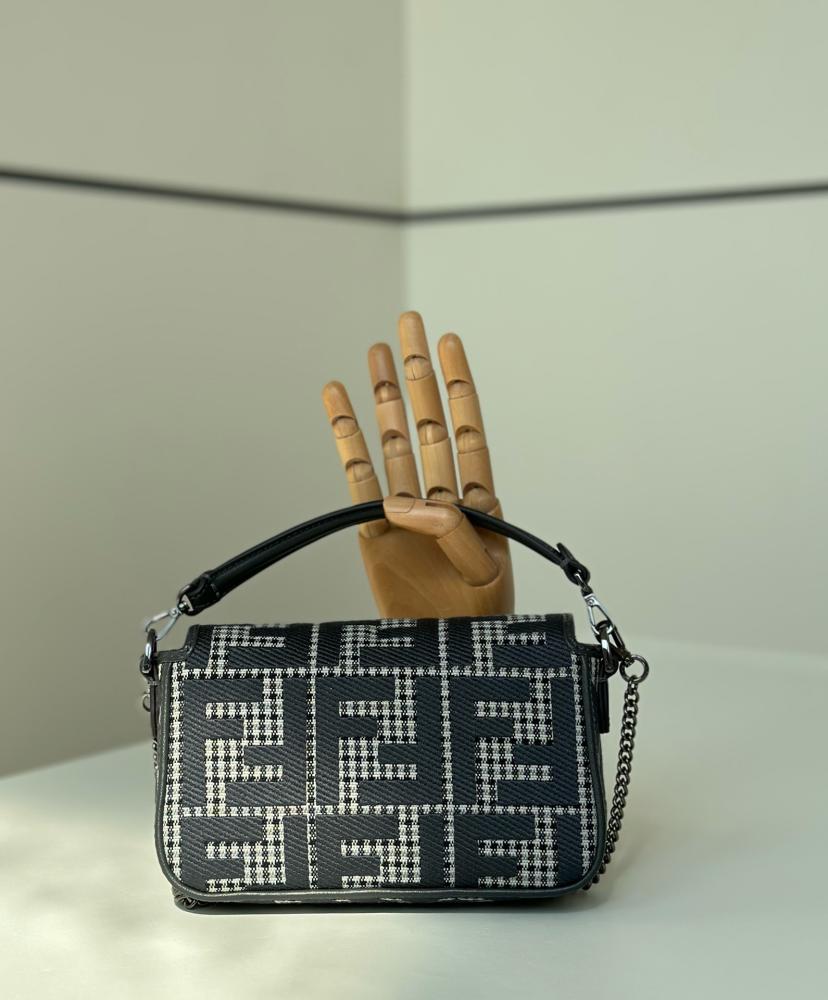 Fendi 19 cm size
