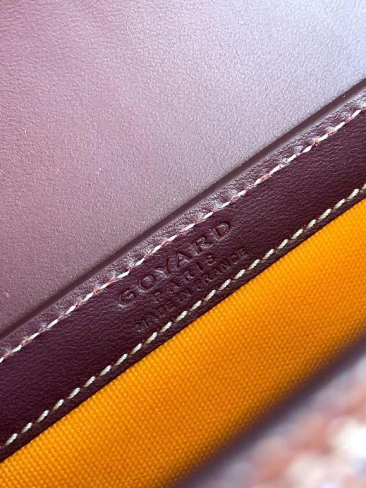 Goyard size 20 cm