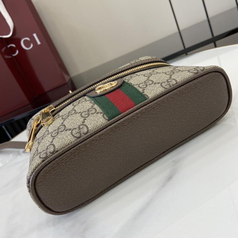 Gucci 20 cm size