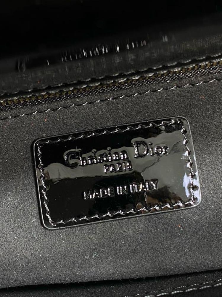 Lady Dior size 20 cm