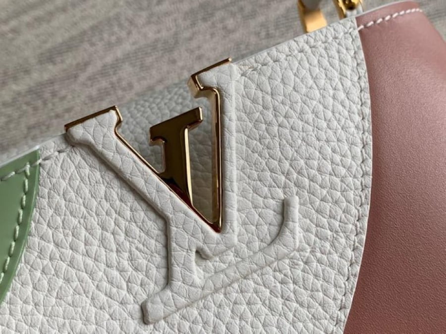 Louis Vuitton size 21 cm