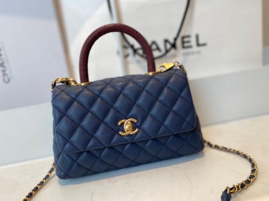 Chanel size 23 cm