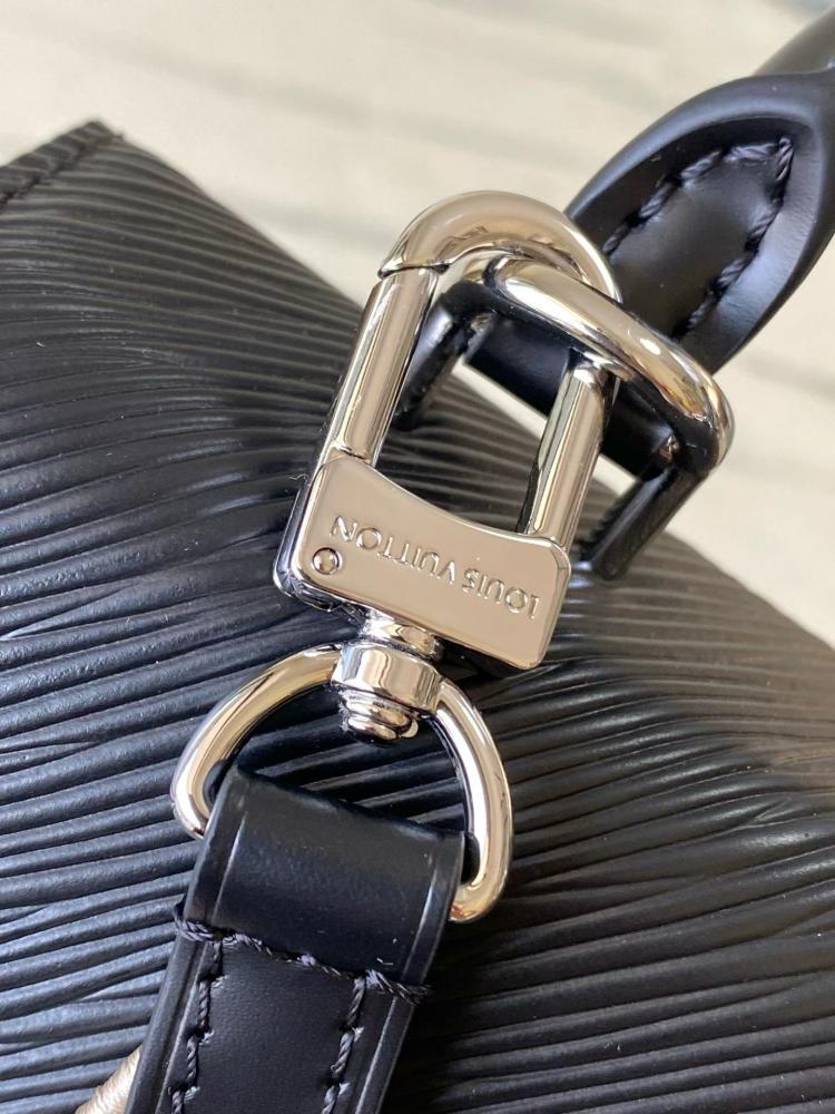 Louis Vuitton size 20 cm