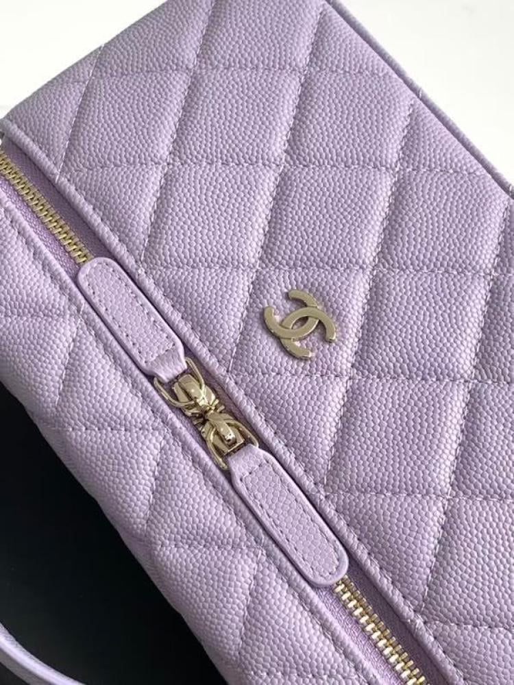Chanel size 19.5 cm