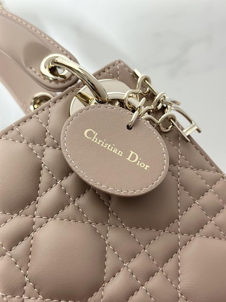 ليدي ديور مقاس 17 cm