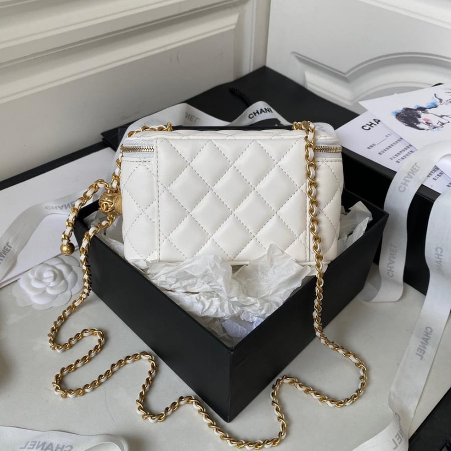 Chanel size 17 cm