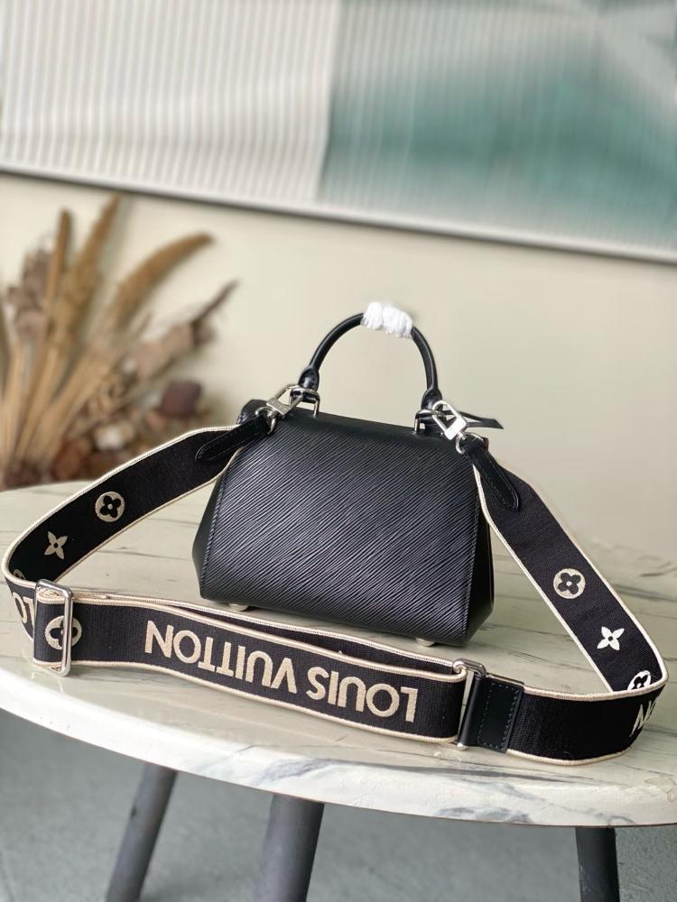 Louis Vuitton size 20 cm