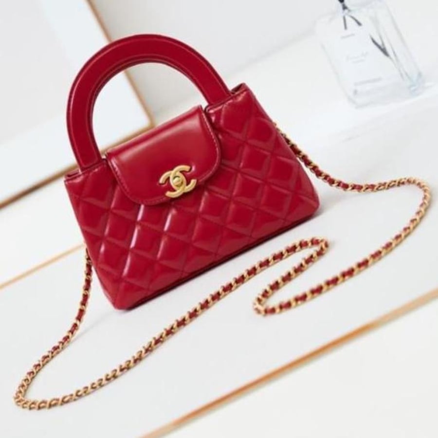 Chanel size 19 cm