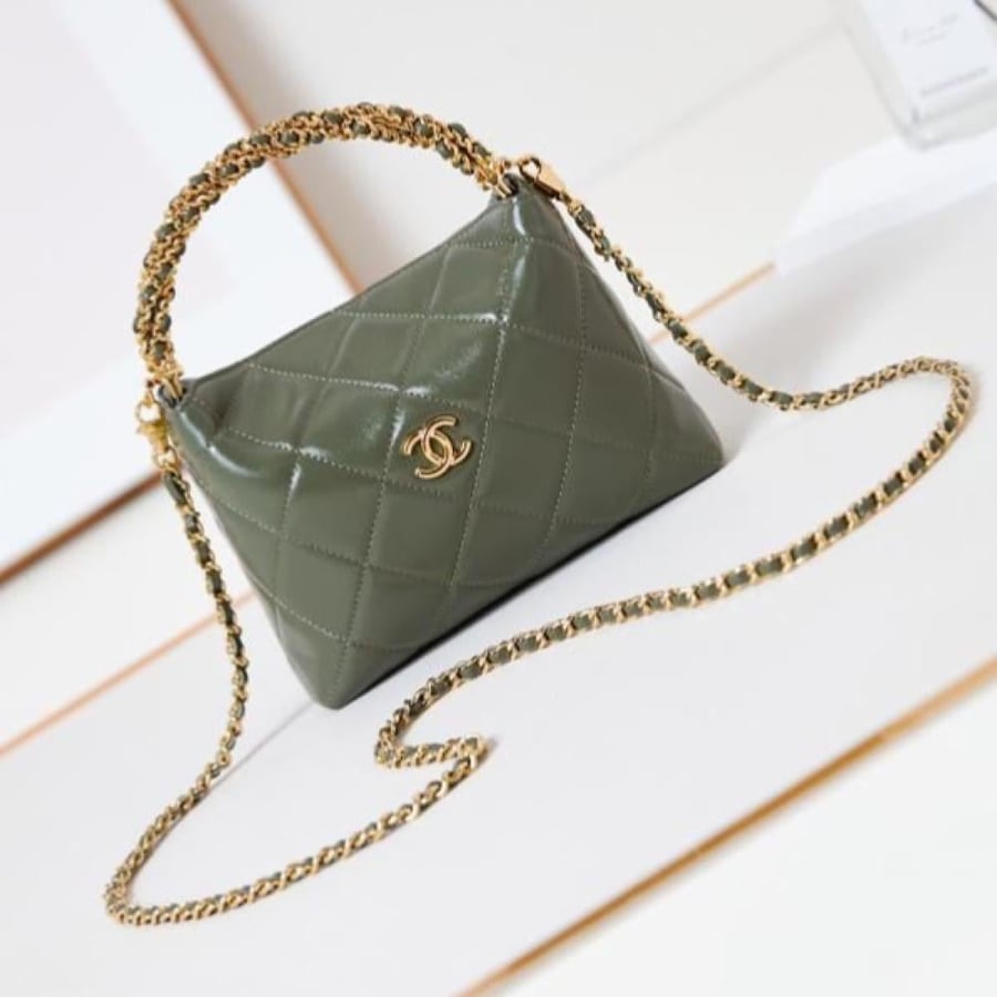 Chanel size 18.5 cm