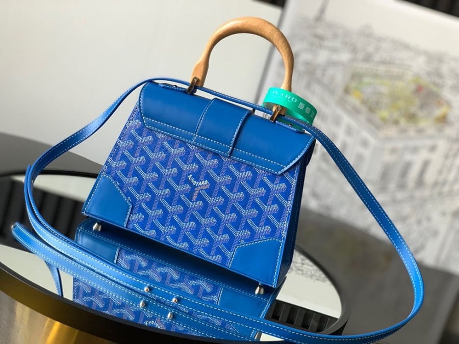 Goyard size 20 cm