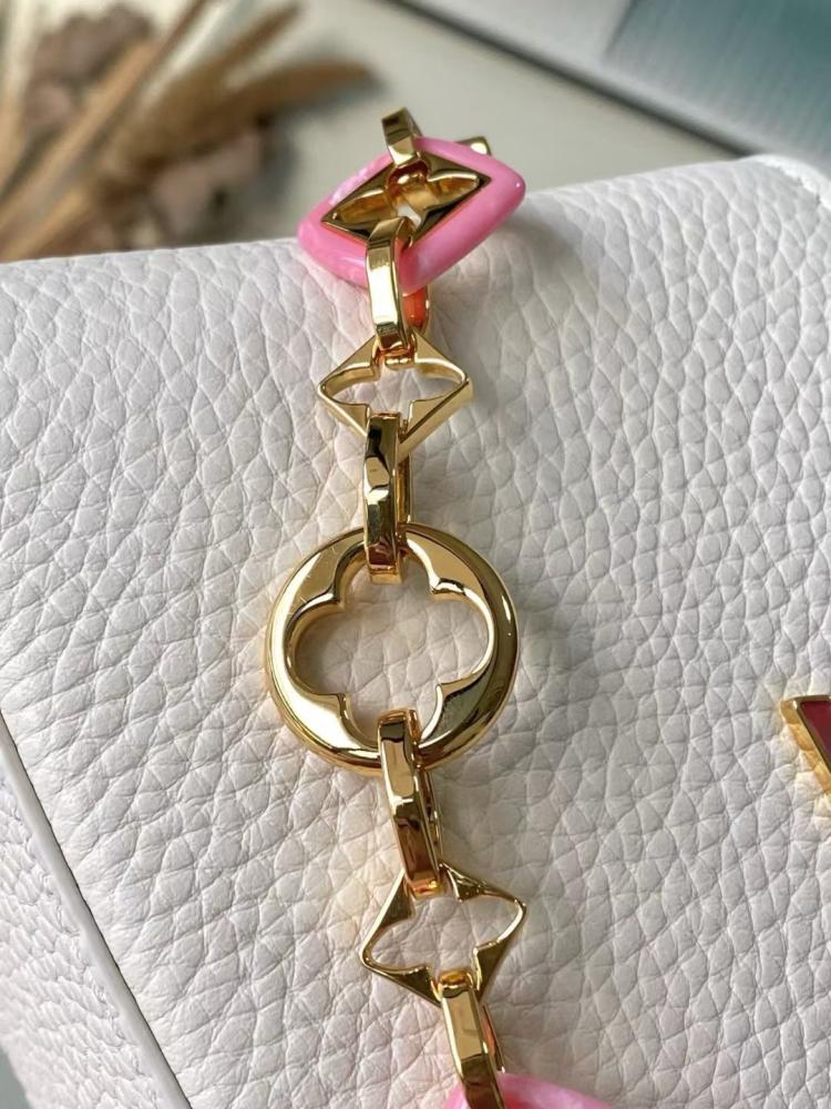 لوي فيتون مقاس 22 cm