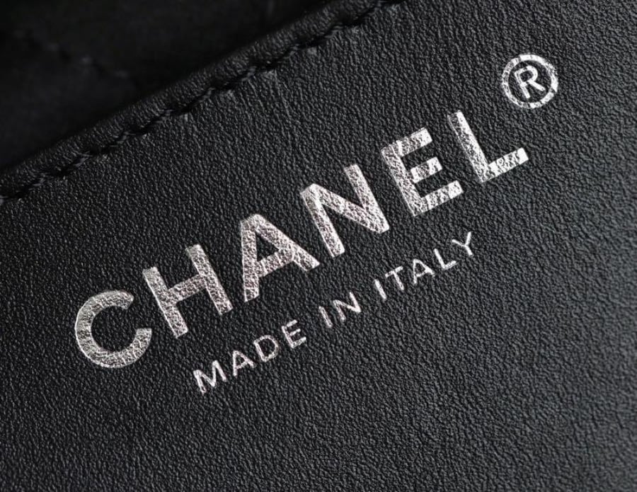 Chanel size 20 cm