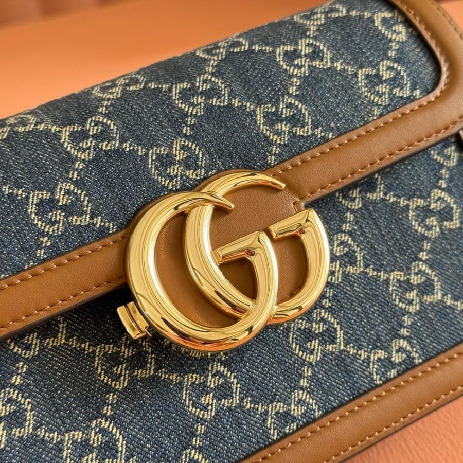 Gucci size 21.5 cm