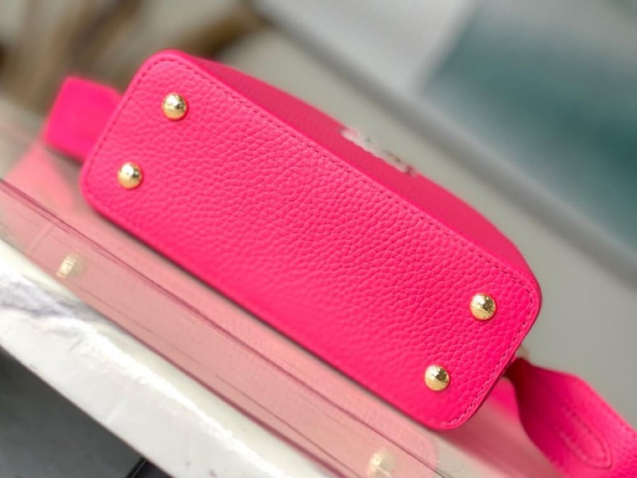 Louis Vuitton size 21 cm